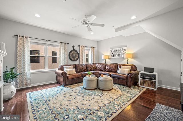 1305 S 2ND ST, Philadelphia, PA 19147