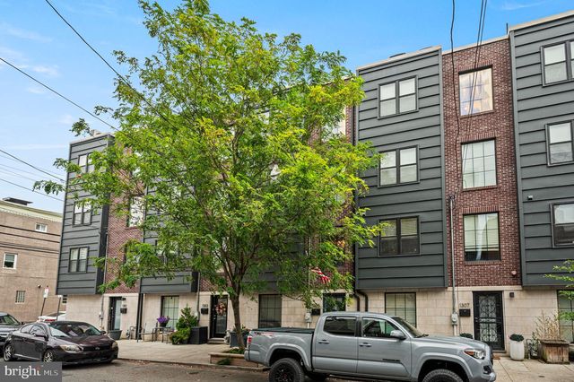 1305 S 2ND ST, Philadelphia, PA 19147