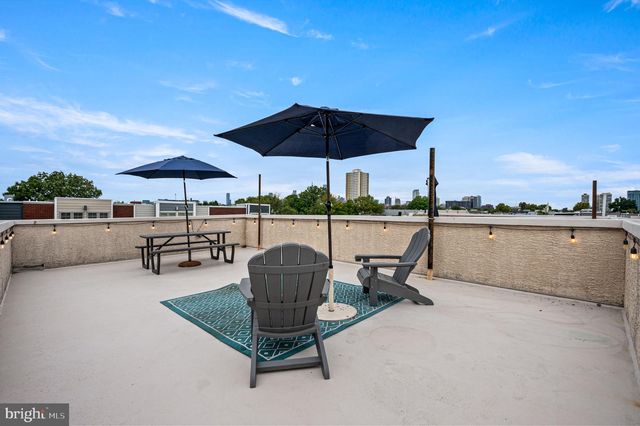 1305 S 2ND ST, Philadelphia, PA 19147