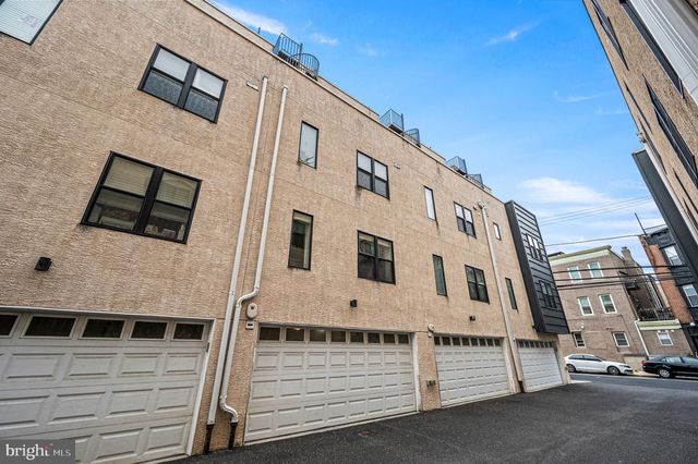 1305 S 2ND ST, Philadelphia, PA 19147