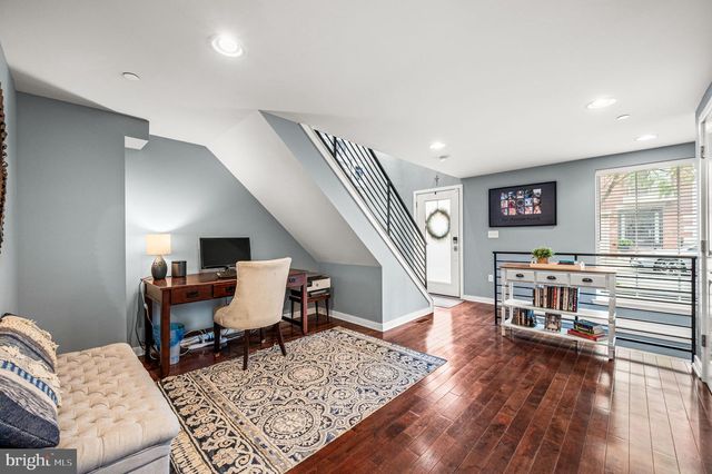 1305 S 2ND ST, Philadelphia, PA 19147