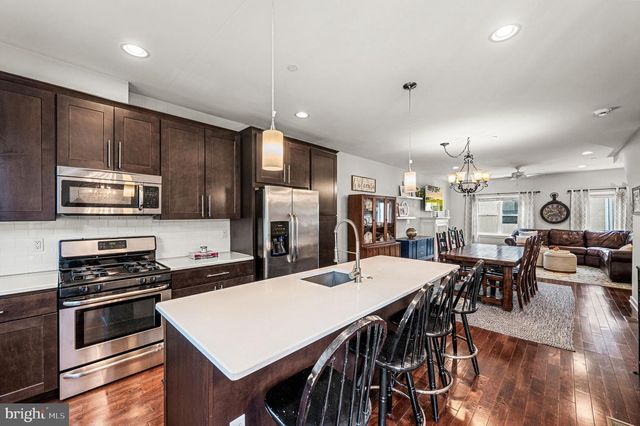 1305 S 2ND ST, Philadelphia, PA 19147