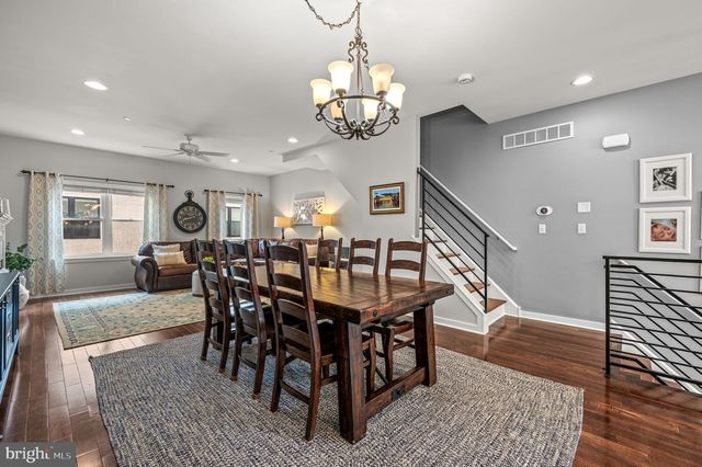 1305 S 2ND ST, Philadelphia, PA 19147