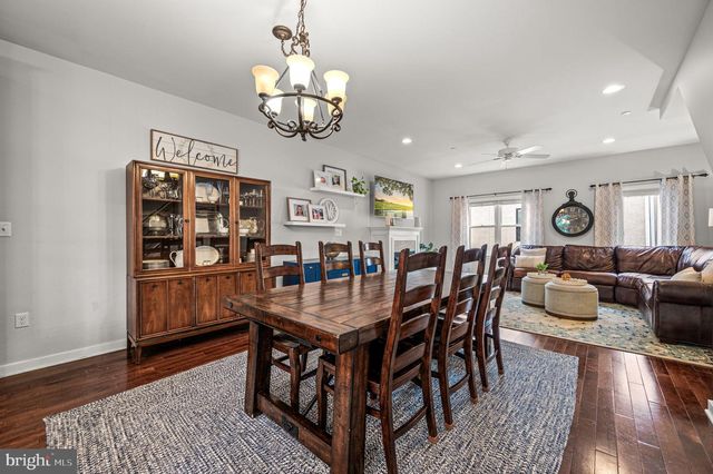1305 S 2ND ST, Philadelphia, PA 19147