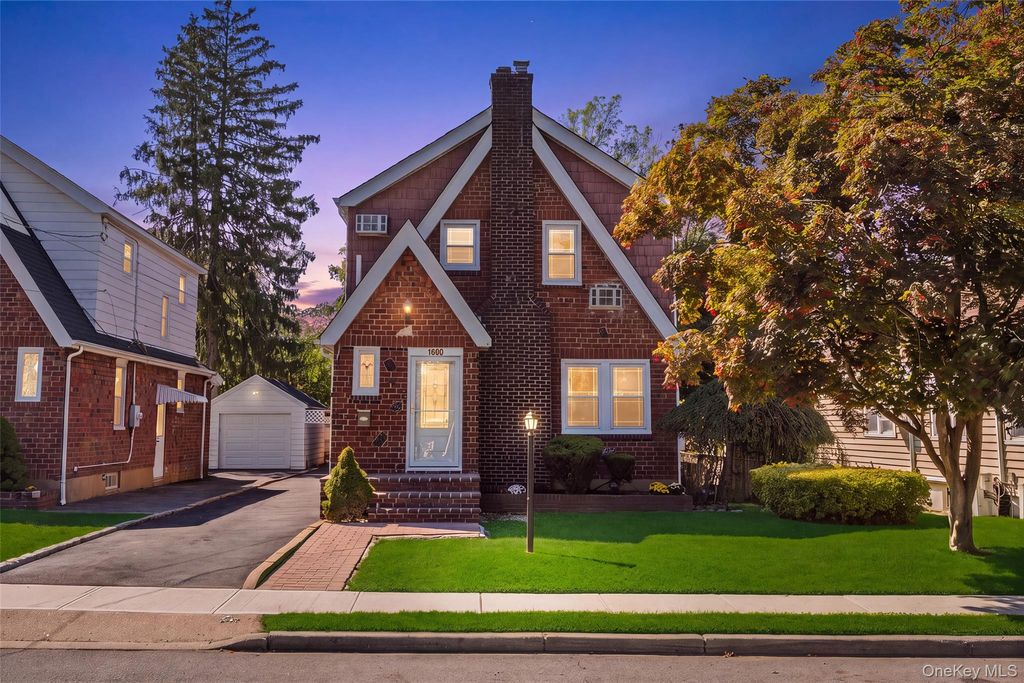 1900 Carleton Place, Baldwin, NY 11510 — exterior
