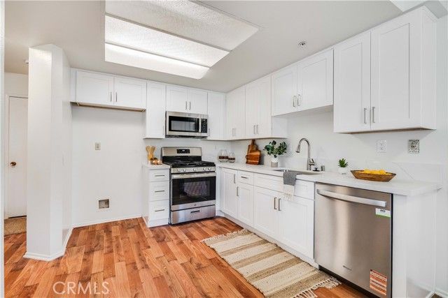 302 Monroe Court, Azusa, CA 91702