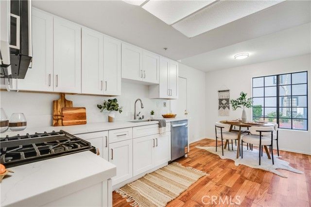 302 Monroe Court, Azusa, CA 91702