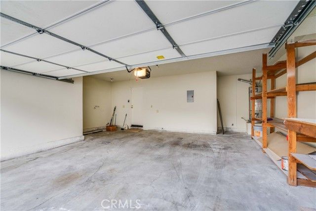 302 Monroe Court, Azusa, CA 91702