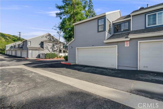 302 Monroe Court, Azusa, CA 91702