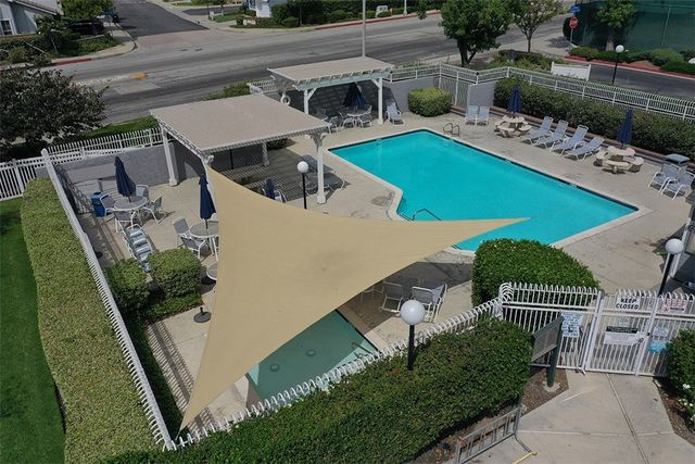 302 Monroe Court, Azusa, CA 91702