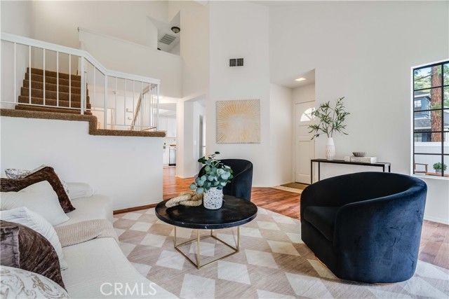 302 Monroe Court, Azusa, CA 91702