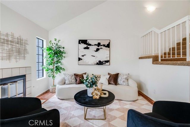 302 Monroe Court, Azusa, CA 91702