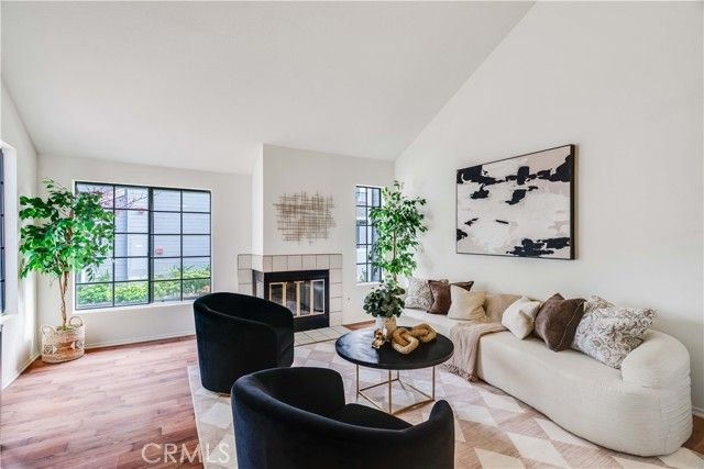 302 Monroe Court, Azusa, CA 91702