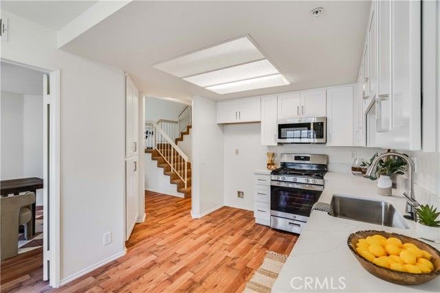 302 Monroe Court, Azusa, CA 91702