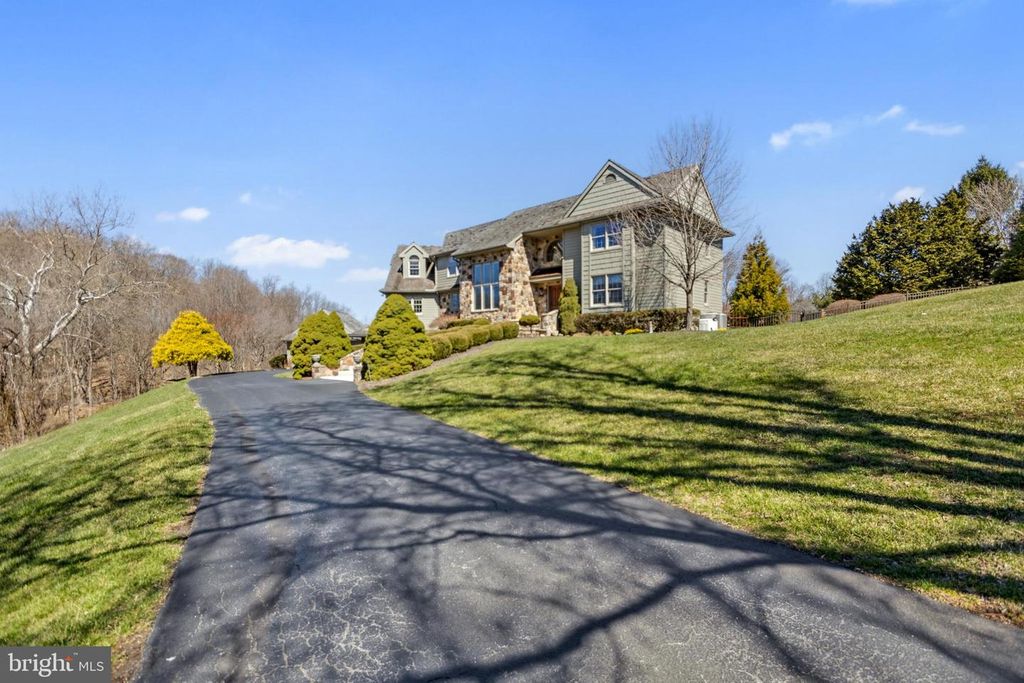 200 BARN HILL ROAD, West Chester, PA 19382