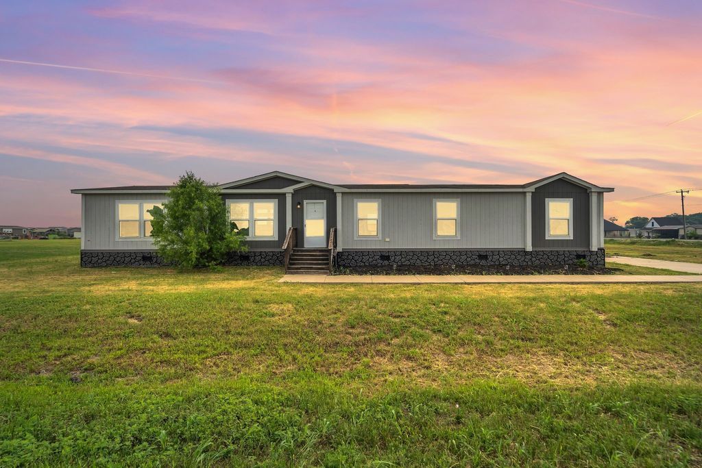111 Hamilton Road, Princeton, TX 75407