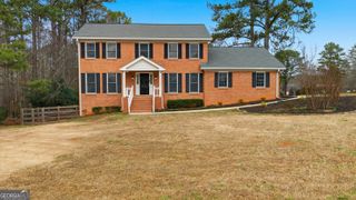 560 Clubhouse Drive SE, Conyers, GA 30094