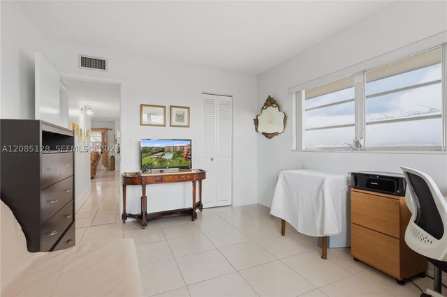 5300 Washington St W513, Hollywood, FL 33021
