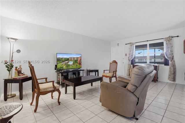 5300 Washington St W513, Hollywood, FL 33021