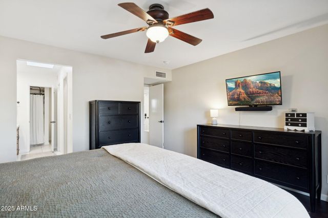 4706 E WINSTON Drive, Phoenix, AZ 85044