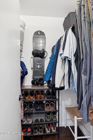 4706 E WINSTON Drive, Phoenix, AZ 85044