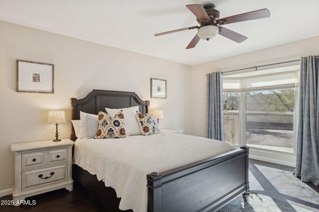 4706 E WINSTON Drive, Phoenix, AZ 85044