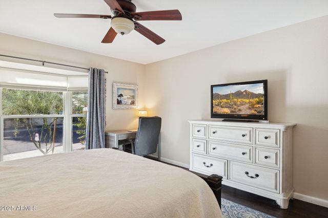 4706 E WINSTON Drive, Phoenix, AZ 85044