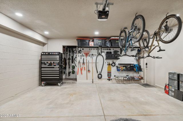 4706 E WINSTON Drive, Phoenix, AZ 85044