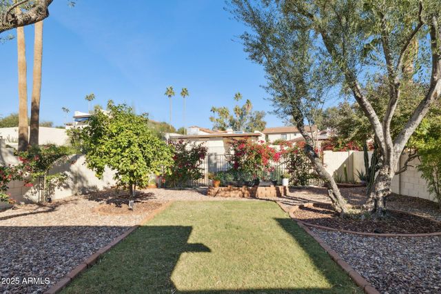 4706 E WINSTON Drive, Phoenix, AZ 85044