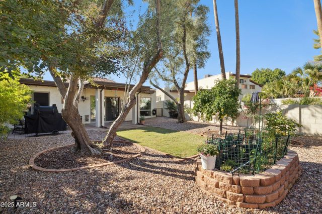 4706 E WINSTON Drive, Phoenix, AZ 85044