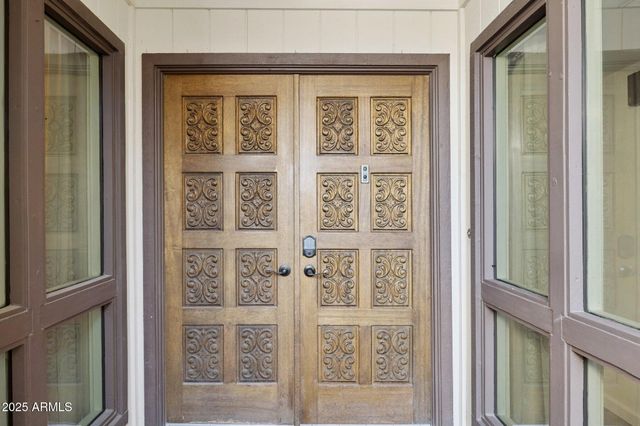 4706 E WINSTON Drive, Phoenix, AZ 85044