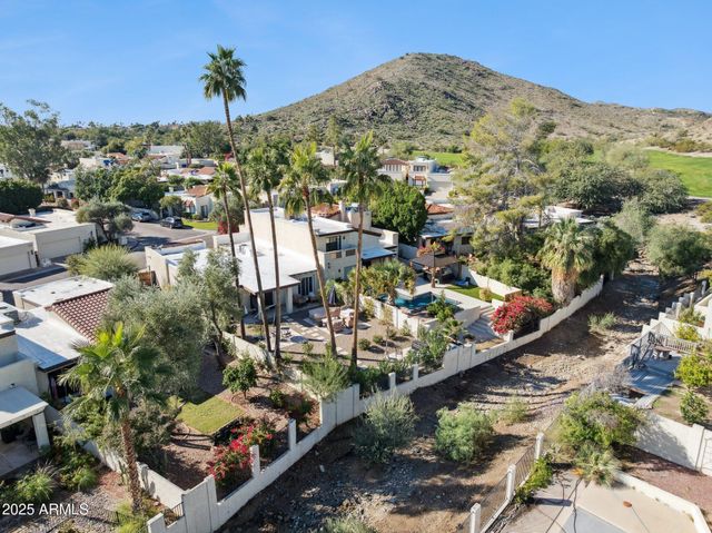 4706 E WINSTON Drive, Phoenix, AZ 85044