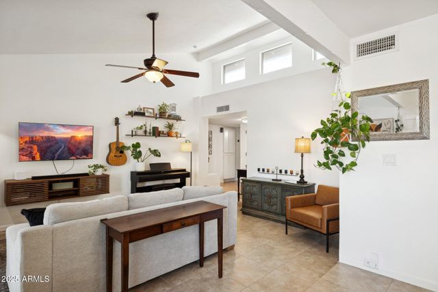 4706 E WINSTON Drive, Phoenix, AZ 85044