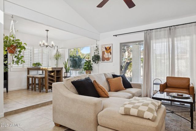 4706 E WINSTON Drive, Phoenix, AZ 85044