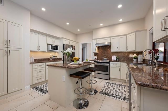 10 9th Avenue 107, San Mateo, CA 94401