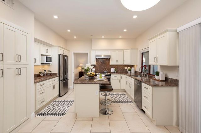 10 9th Avenue 107, San Mateo, CA 94401