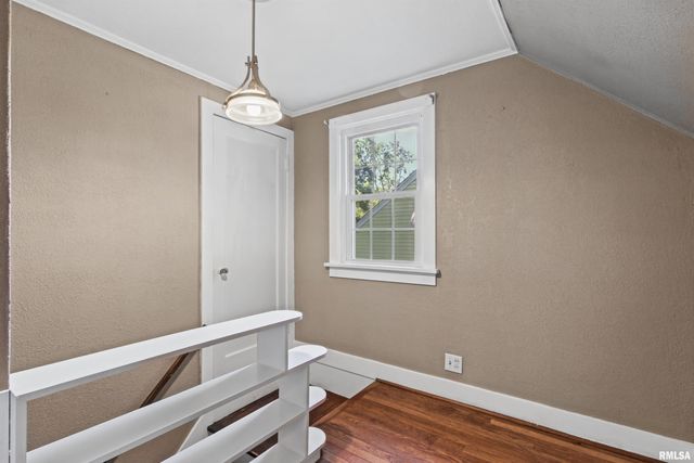 320 E ELMHURST Avenue, Peoria, IL 61603