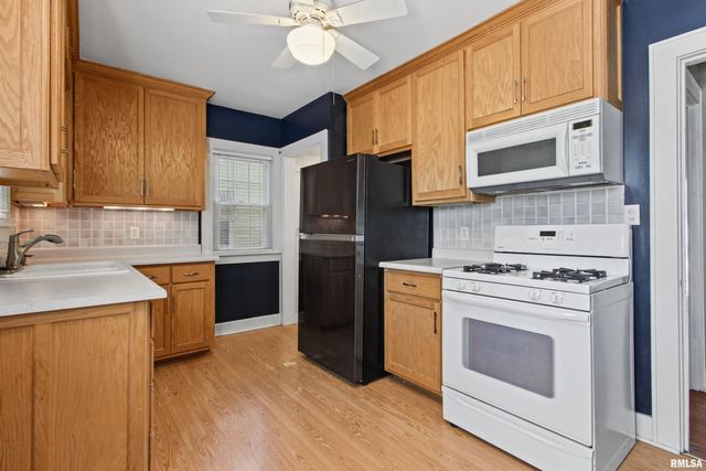 320 E ELMHURST Avenue, Peoria, IL 61603