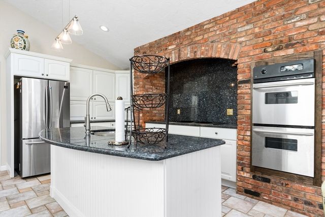 7 Saddle Ridge Road, Sudbury, MA 01776