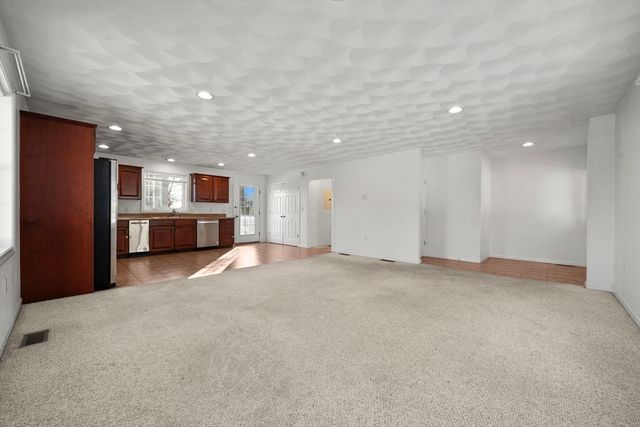 6 Fairlawn Road, Burlington, MA 01803
