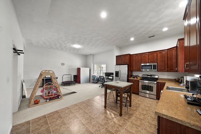 6 Fairlawn Road, Burlington, MA 01803
