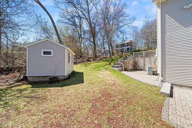 6 Fairlawn Road, Burlington, MA 01803