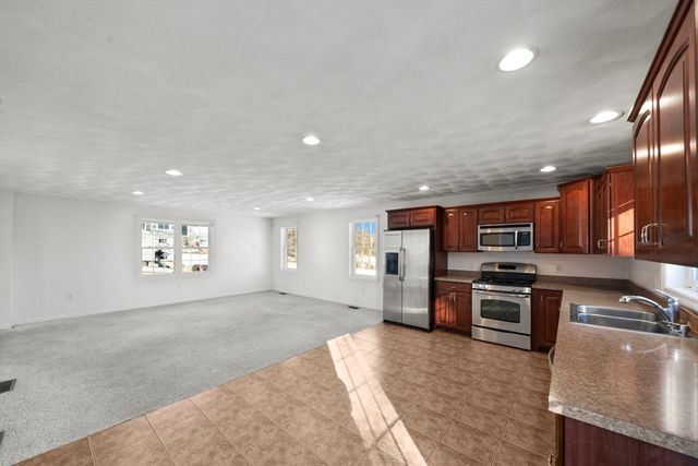 6 Fairlawn Road, Burlington, MA 01803