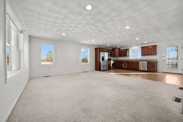 6 Fairlawn Road, Burlington, MA 01803