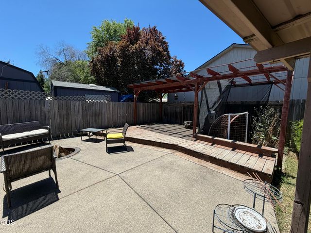 2661 Aztec Avenue, Medford, OR 97501