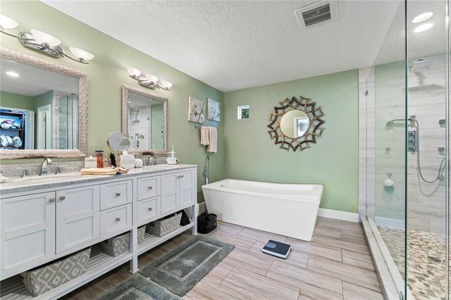 2701 W BAY AVENUE, Tampa, FL 33611
