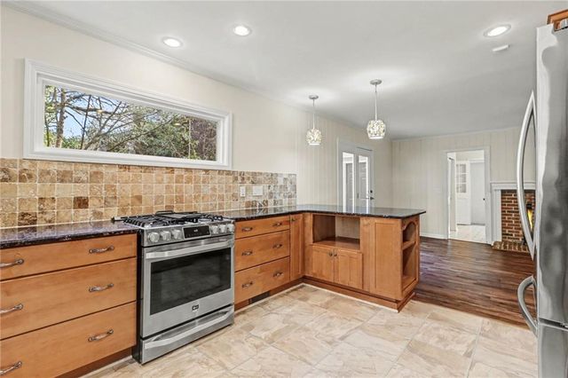 9310 MARTINS LAKE Drive, Roswell, GA 30076