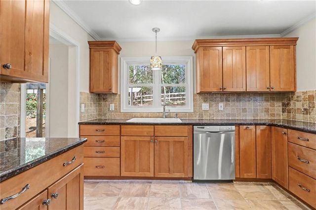 9310 MARTINS LAKE Drive, Roswell, GA 30076