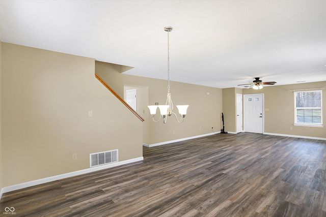 1024 Rotherham Lane, Beech Grove, IN 46107