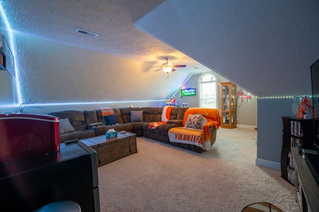 98 Aberdeen Ave, Hillsboro, TN 37342